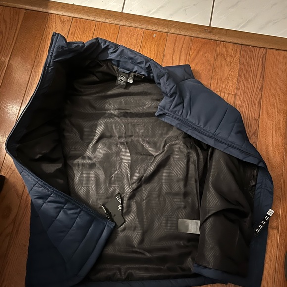 Women's Quilted Vest - Picture 5 of 8